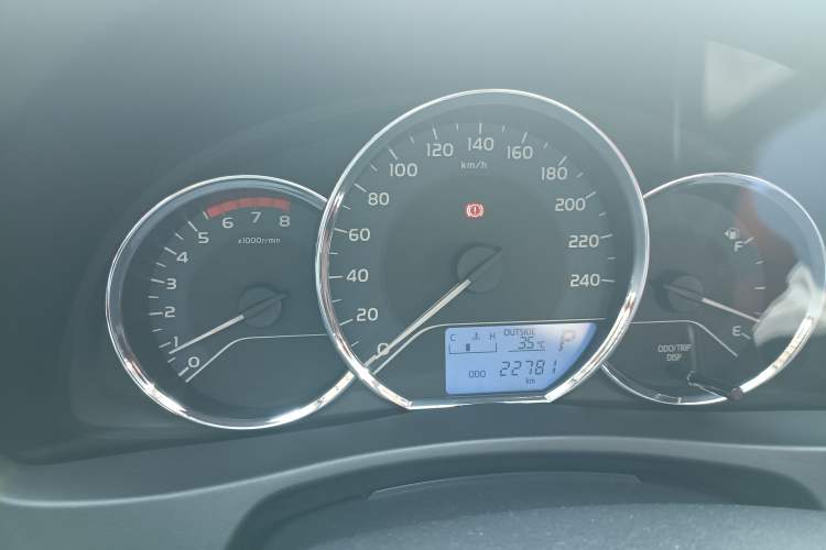 Used Toyota Corolla 2018 1.2T S-CVT GL Smart Enjoyment Version Odometer Close Up