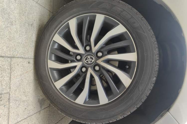 Used Toyota Corolla 2018 Dual-Engine 1.8L E-CVT Smart Edition Right Front Wheel Hub