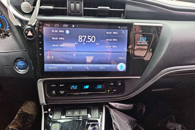 Used Toyota Corolla 2018 Dual-Engine 1.8L E-CVT Smart Edition Audio And AC Panel