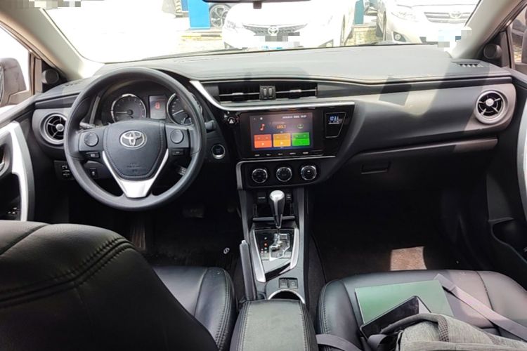 Used Toyota Corolla 2018 1.2T S-CVT GL-i Zhihui Edition Center Console