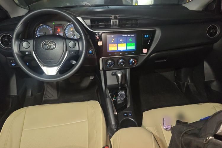 Used Toyota Corolla 2018 1.2T S-CVT GL-i Zhihui Edition Center Console