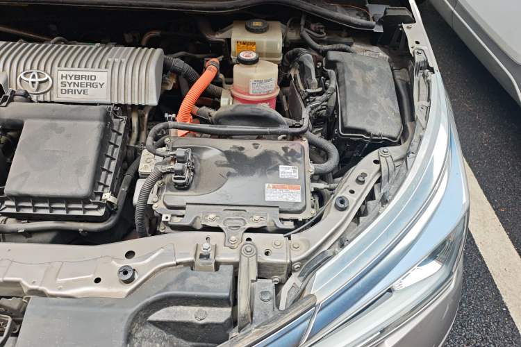 Used Toyota Corolla 2018 Dual-Engine 1.8L E-CVT Smart Edition Engine Bay Left