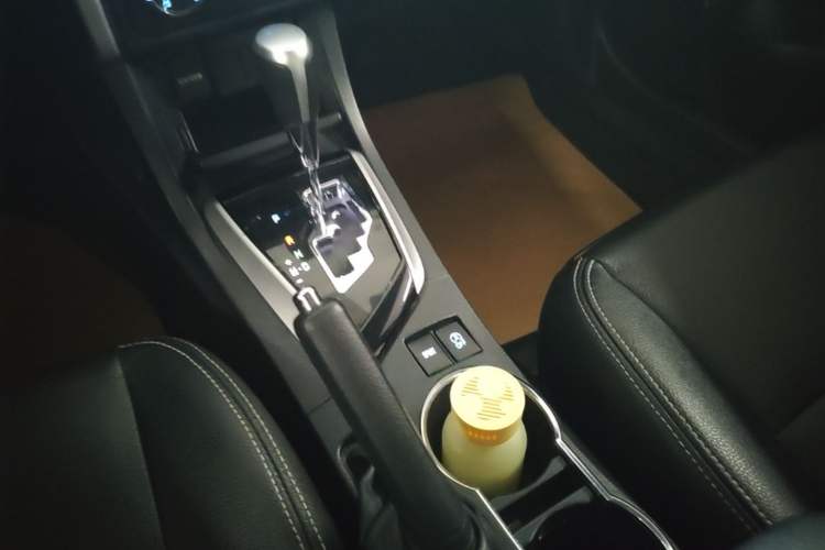 Used Toyota Corolla 2018 1.2T S-CVT GL Smart Enjoyment Version Gear Lever
