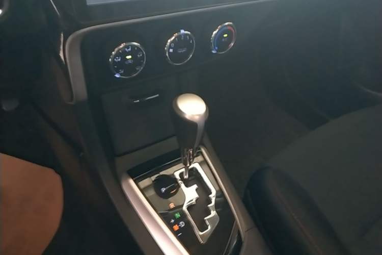 Used Toyota Corolla 2018 1.2T S-CVT GL Smart Enjoyment Version Gear Lever
