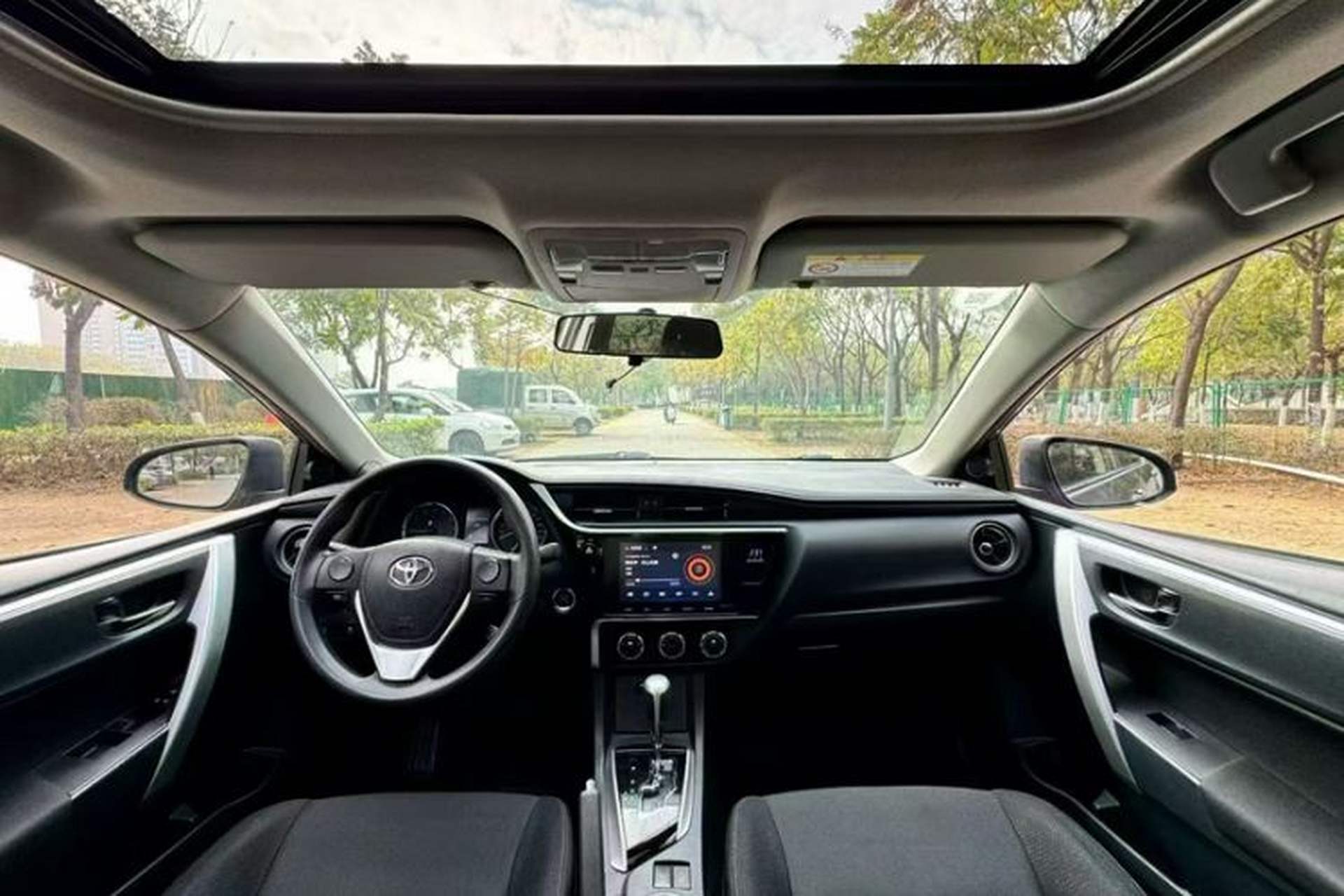 Used Toyota Corolla 2018 1.2T S-CVT GL-i Zhihui Edition Interior 2