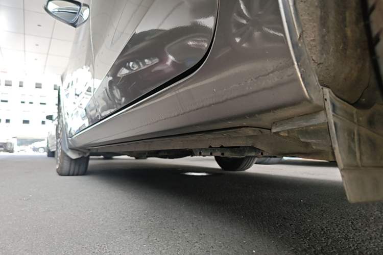 Used Toyota Corolla 2018 1.2T S-CVT GL Smart Enjoyment Version Left Side Sill