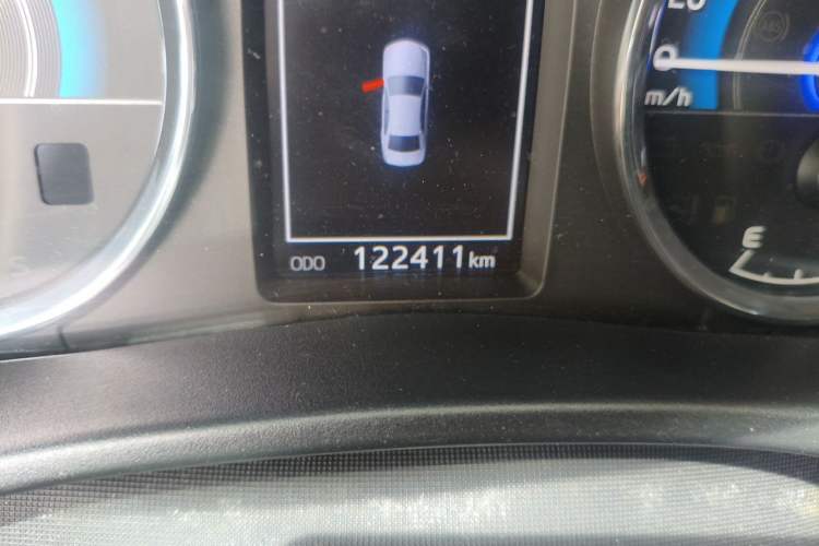 Used Toyota Corolla 2018 Dual-Engine 1.8L E-CVT Smart Edition Odometer Close Up