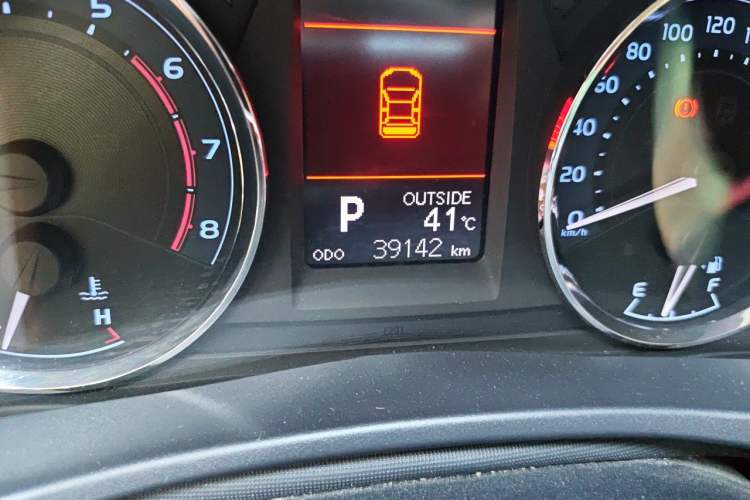 Used Toyota Corolla 2018 1.2T S-CVT GL-i Zhihui Edition Odometer Close Up
