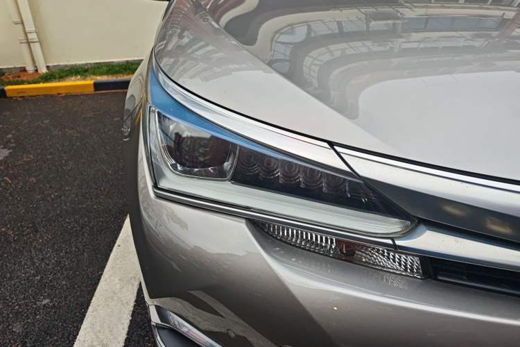 Used Toyota Corolla 2018 Dual-Engine 1.8L E-CVT Smart Edition Right Front Headlight