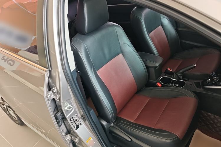 Used Toyota Corolla 2018 Dual-Engine 1.8L E-CVT Smart Edition Right Front Seat
