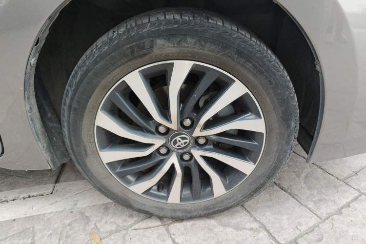 Used Toyota Corolla 2018 Dual-Engine 1.8L E-CVT Smart Edition Right Front Wheel Hub