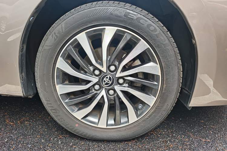 Used Toyota Corolla 2018 Dual-Engine 1.8L E-CVT Smart Edition Right Front Wheel Hub