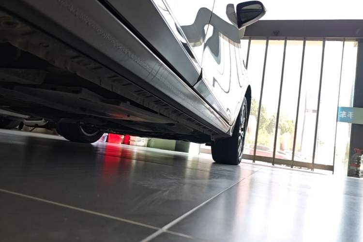 Used Toyota Corolla 2018 Dual-Engine 1.8L E-CVT Smart Edition Right Side Sill
