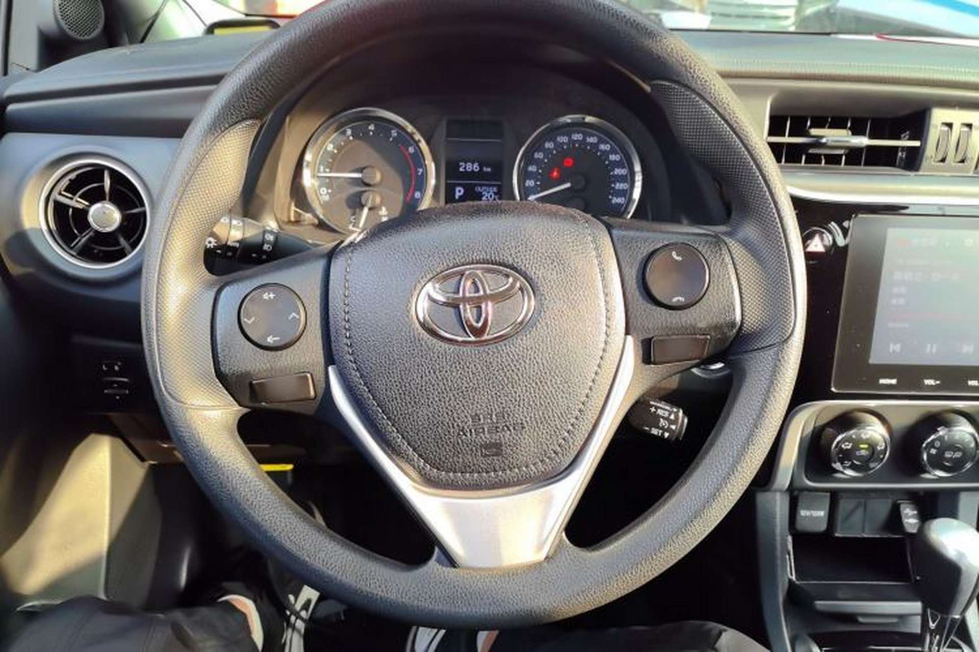 Used Toyota Corolla 2018 1.2T S-CVT GL-i Zhihui Edition Steering Wheel