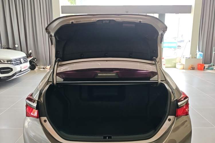 Used Toyota Corolla 2018 Dual-Engine 1.8L E-CVT Smart Edition Trunk