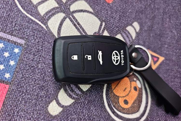 Used Toyota Corolla 2018 Dual-Engine 1.8L E-CVT Smart Edition Vehicle Key