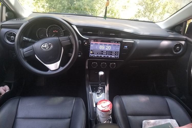Used Toyota Corolla 2018 1.2T S-CVT GL Smart Enjoyment Version Center Console