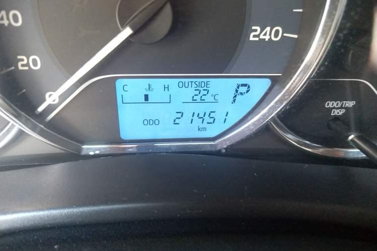 Used Toyota Corolla 2018 1.2T S-CVT GL Smart Enjoyment Version Odometer Close Up