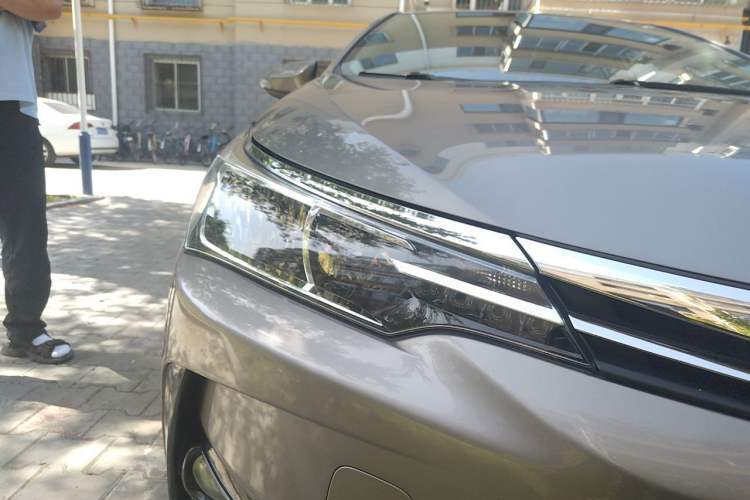 Used Toyota Corolla 2018 1.2T S-CVT GL Smart Enjoyment Version Right Front Headlight
