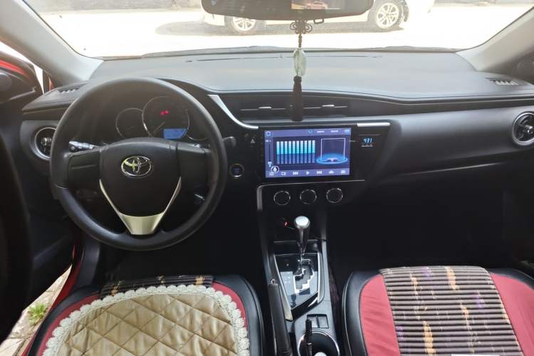 Used Toyota Corolla 2018 1.2T S-CVT GL Smart Enjoyment Version Center Console