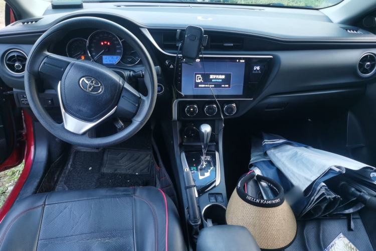 Used Toyota Corolla 2018 1.2T S-CVT GL Smart Enjoyment Version Center Console