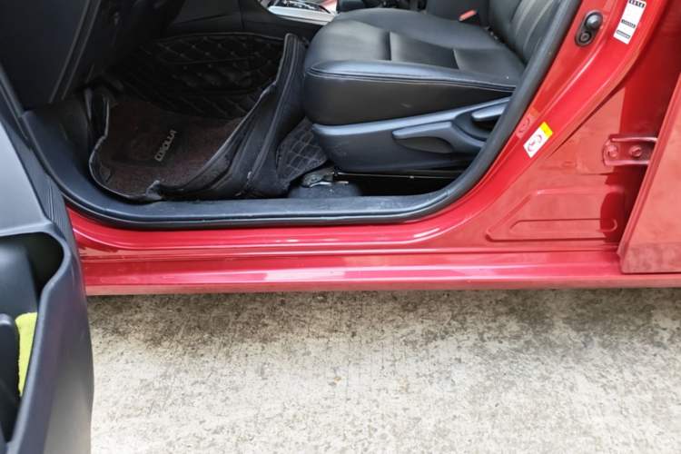 Used Toyota Corolla 2018 1.2T S-CVT GL Smart Enjoyment Version Left Side Sill