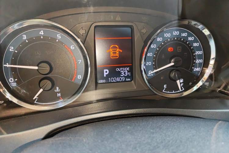 Used Toyota Corolla 2018 1.2T S-CVT GL-i Zhihui Edition Odometer Close Up