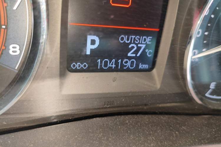 Used Toyota Corolla 2018 1.2T S-CVT GL-i Zhihui Edition Odometer Close Up
