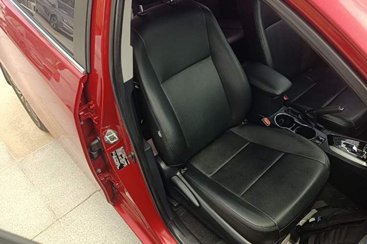 Used Toyota Corolla 2018 1.2T S-CVT GL Smart Enjoyment Version Right Front Seat