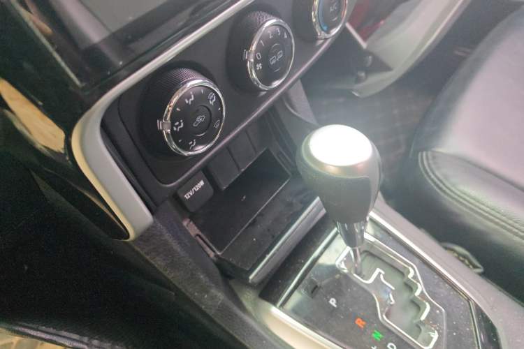 Used Toyota Corolla 2018 1.2T S-CVT GL Smart Enjoyment Version Audio And AC Panel