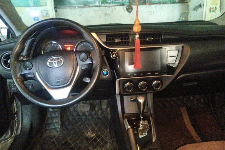 Used Toyota Corolla 2018 1.2T S-CVT GL-i Zhihui Edition Center Console