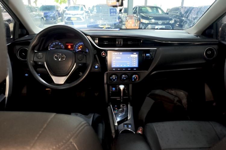 Used Toyota Corolla 2018 1.2T S-CVT GL-i Zhihui Edition Center Console