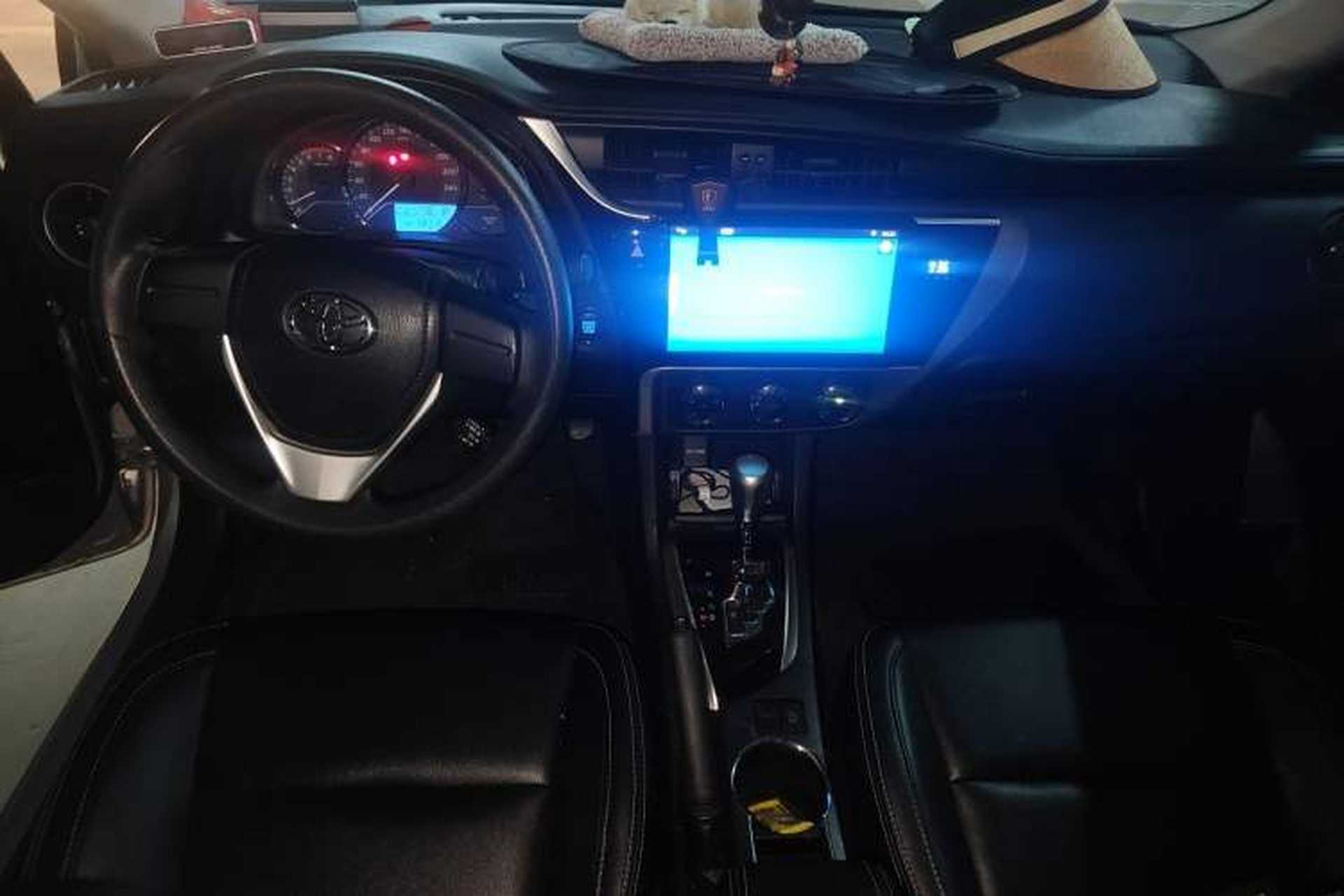 Used Toyota Corolla 2018 1.2T S-CVT GL Smart Enjoyment Version Center Console