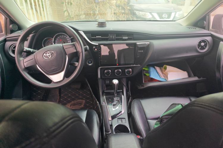 Used Toyota Corolla 2018 1.2T S-CVT GL Smart Enjoyment Version Center Console