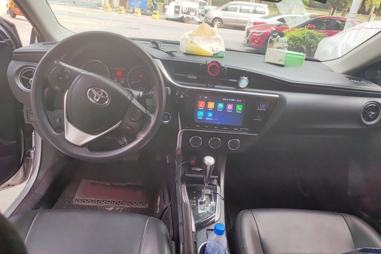 Used Toyota Corolla 2018 1.2T S-CVT GL-i Zhihui Edition Center Console