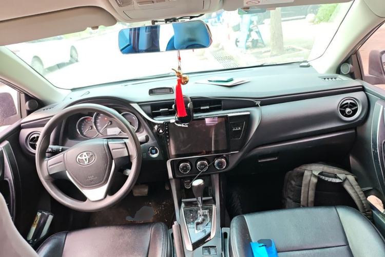 Used Toyota Corolla 2018 1.2T S-CVT GL Smart Enjoyment Version Center Console
