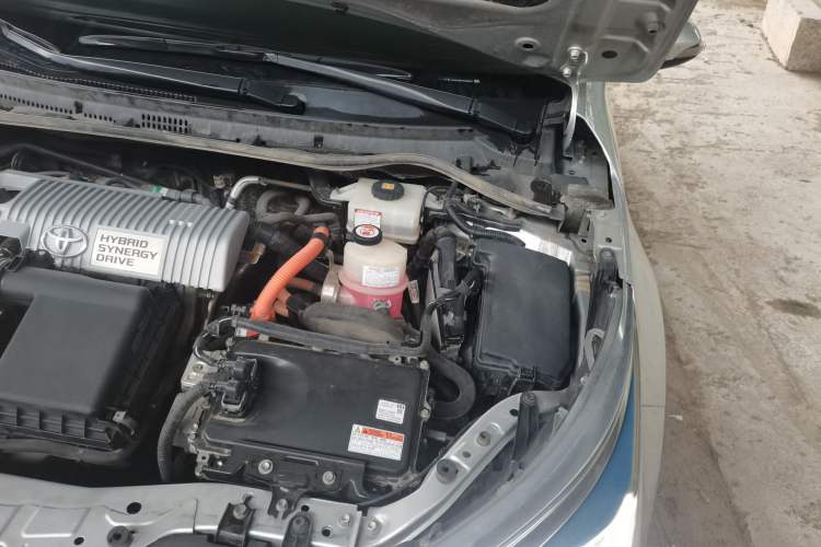 Used Toyota Corolla 2018 Dual-Engine 1.8L E-CVT Smart Edition Engine Bay Left