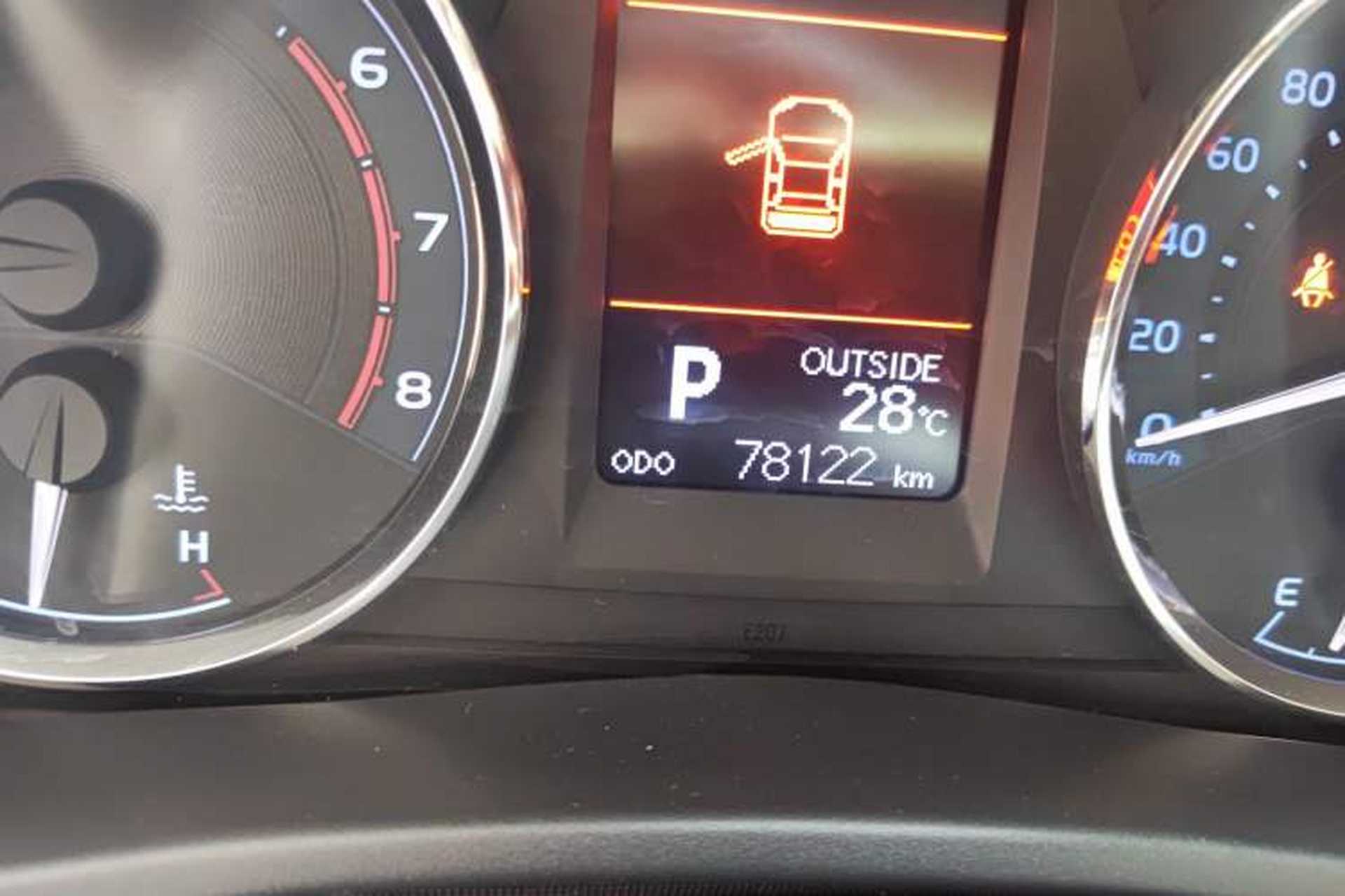 Used Toyota Corolla 2018 1.2T S-CVT GL-i Zhihui Edition Odometer Close Up