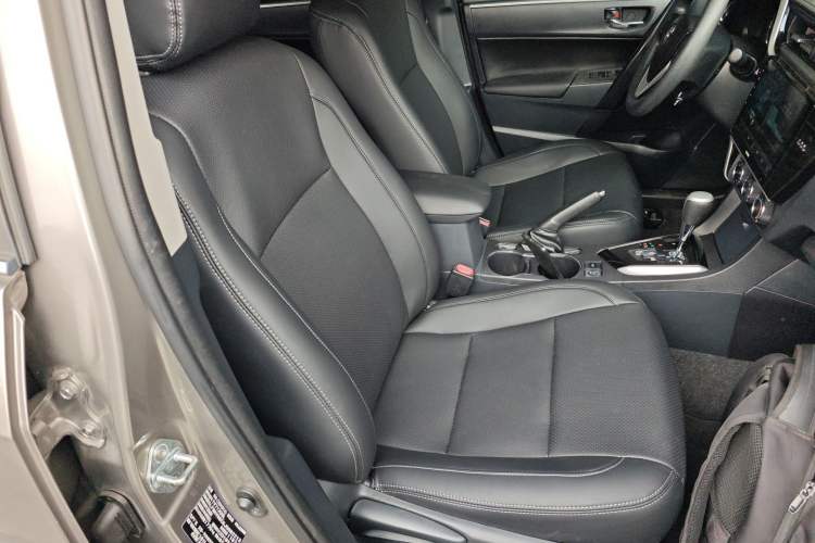 Used Toyota Corolla 2018 1.2T S-CVT GL Smart Enjoyment Version Right Front Seat