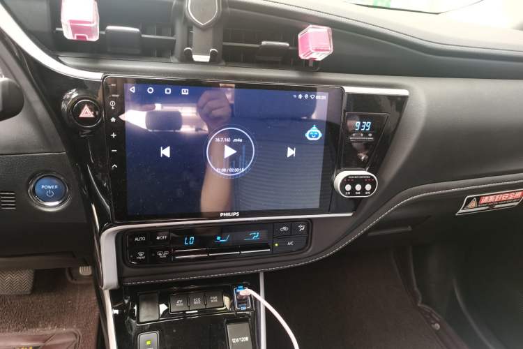 Used Toyota Corolla 2018 Dual-Engine 1.8L E-CVT Smart Edition Audio And AC Panel