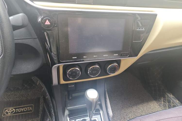 Used Toyota Corolla 2018 1.2T S-CVT GL Smart Enjoyment Version Audio And AC Panel