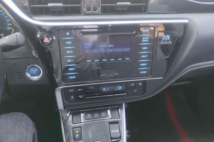 Used Toyota Corolla 2018 Dual-Engine 1.8L E-CVT Smart Edition Audio And AC Panel