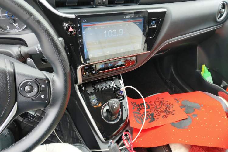 Used Toyota Corolla 2018 Dual-Engine 1.8L E-CVT Smart Edition Audio And AC Panel
