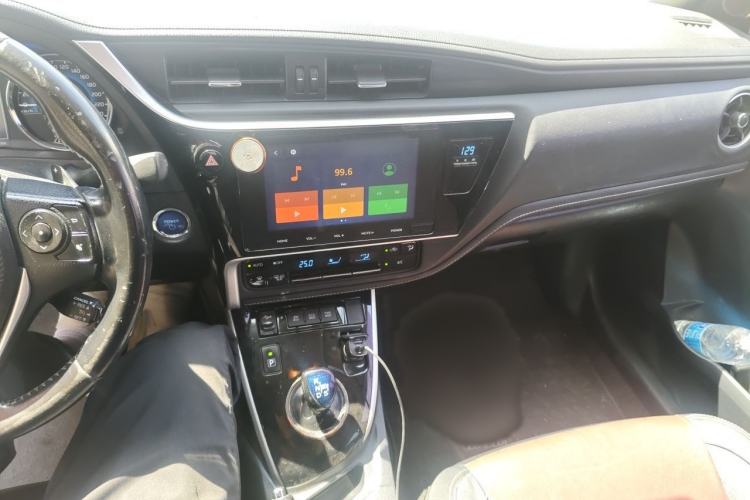 Used Toyota Corolla 2018 Dual-Engine 1.8L E-CVT Smart Edition Audio And AC Panel