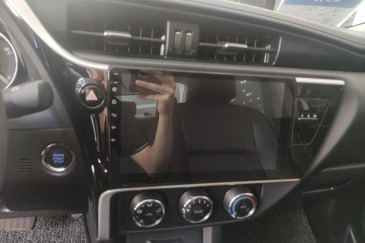 Used Toyota Corolla 2018 1.2T S-CVT GL Smart Enjoyment Version Audio And AC Panel