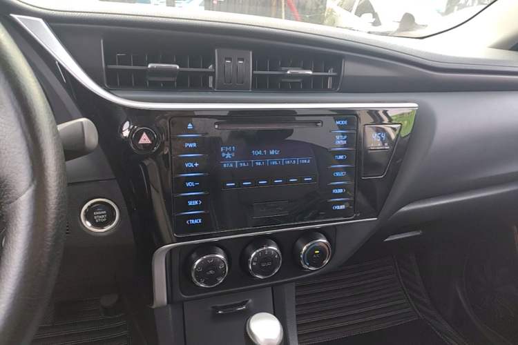 Used Toyota Corolla 2018 1.2T S-CVT GL Smart Enjoyment Version Audio And AC Panel