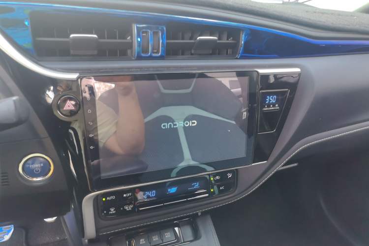 Used Toyota Corolla 2018 Dual-Engine 1.8L E-CVT Smart Edition Audio And AC Panel
