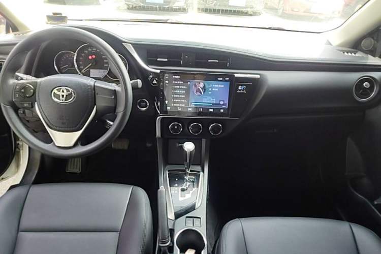 Used Toyota Corolla 2018 1.2T S-CVT GL Smart Enjoyment Version Center Console