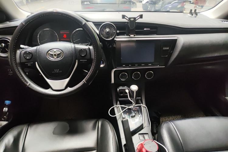 Used Toyota Corolla 2018 1.2T S-CVT GL-i Zhihui Edition Center Console