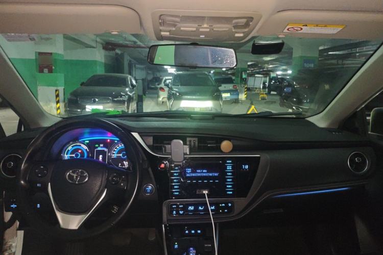 Used Toyota Corolla 2018 Dual-Engine 1.8L E-CVT Smart Edition Center Console